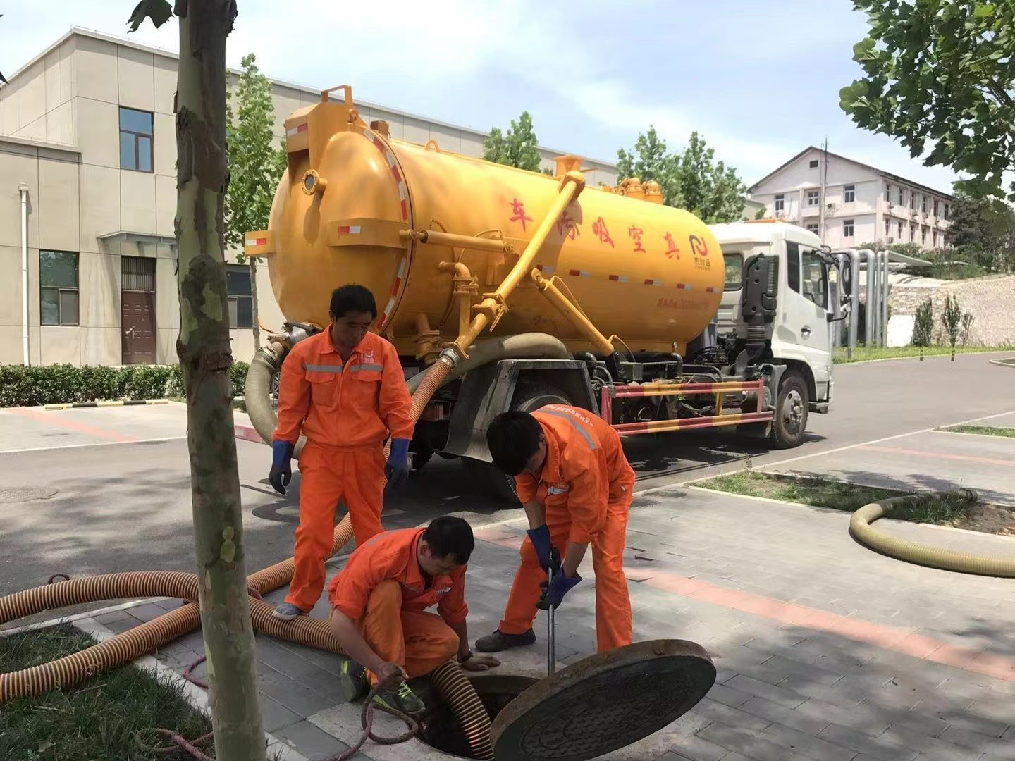 临川化粪池清理与5-8吨吸粪车施工效率分析